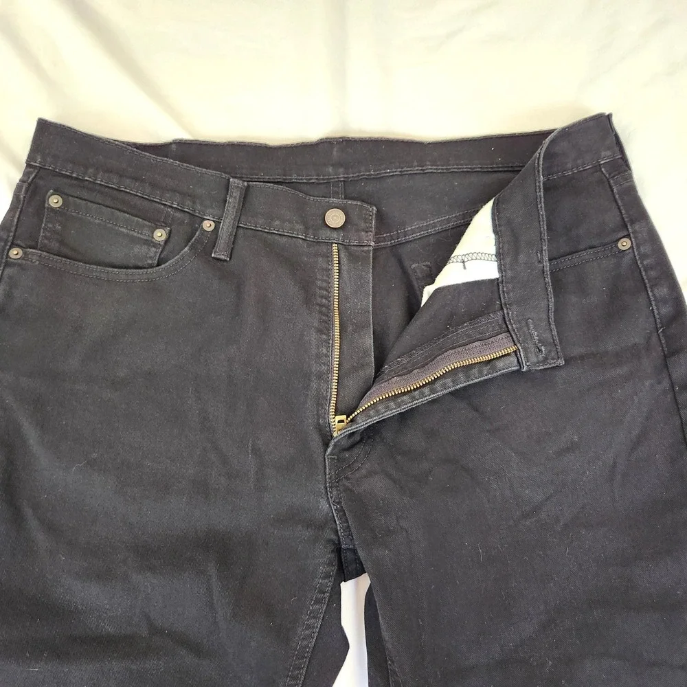 Men's Levi's Black Dark Wash Jeans #541 -‎ Size 37 x 30